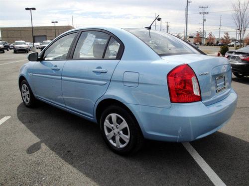 Hyundai Accent 2010 photo 3