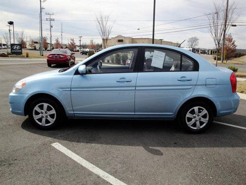Hyundai Accent 2010 photo 4