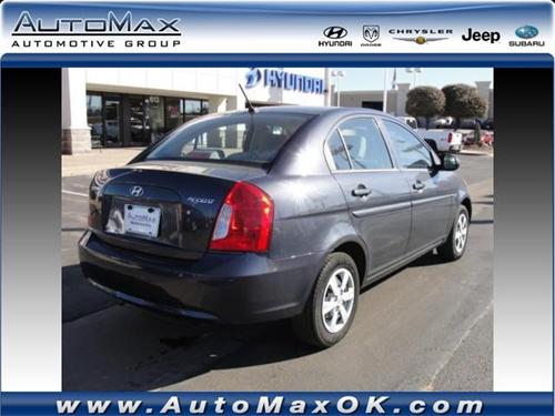 Hyundai Accent 2010 photo 2