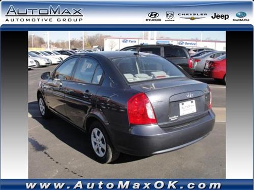 Hyundai Accent 2010 photo 3