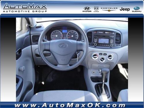 Hyundai Accent 2010 photo 4