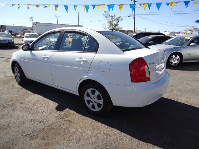 Hyundai Accent 2010 photo 4