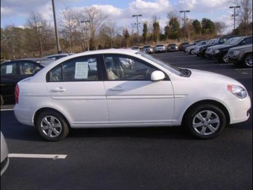 Hyundai Accent 2010 photo 2