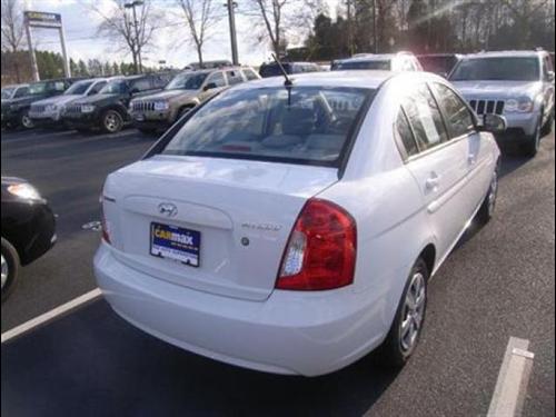 Hyundai Accent 2010 photo 3
