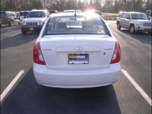 Hyundai Accent 2010 photo 4