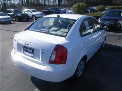 Hyundai Accent 2010 photo 3