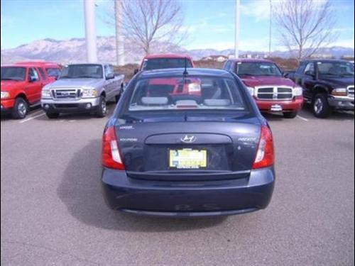 Hyundai Accent 2010 photo 2