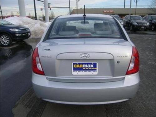Hyundai Accent 2010 photo 3