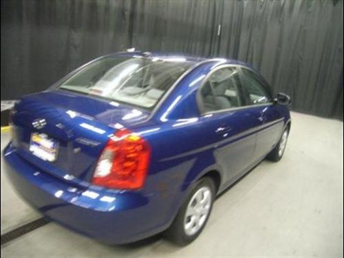 Hyundai Accent 2010 photo 3