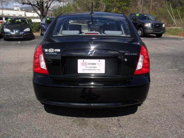 Hyundai Accent 2010 photo 2