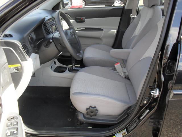 Hyundai Accent 2010 photo 4