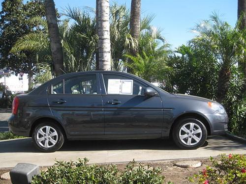 Hyundai Accent 2010 photo 1