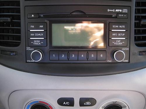 Hyundai Accent 2010 photo 3