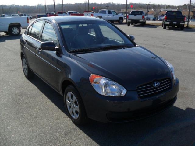 Hyundai Accent 2010 photo 1