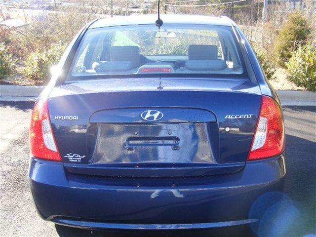 Hyundai Accent 2010 photo 3