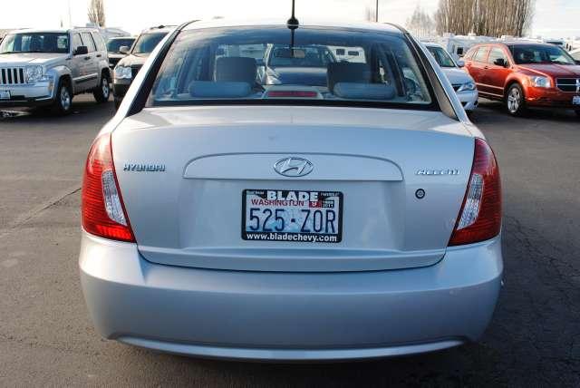 Hyundai Accent 2010 photo 4