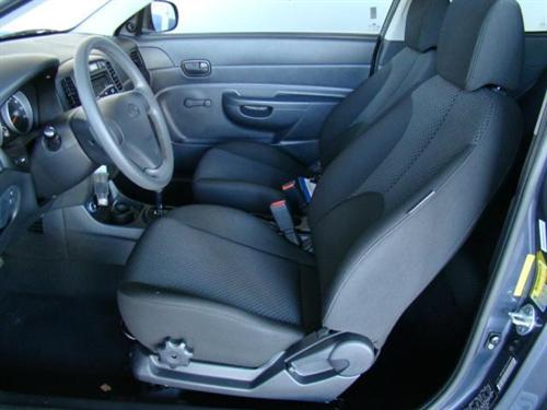 Hyundai Accent 2010 photo 5