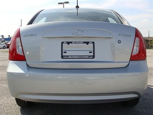 Hyundai Accent 2010 photo 2