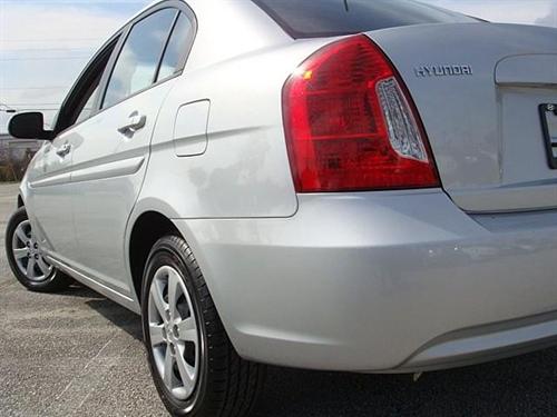 Hyundai Accent 2010 photo 3