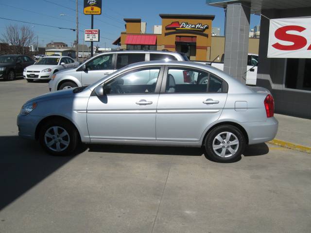 Hyundai Accent FWD 4dr Sport Sedan