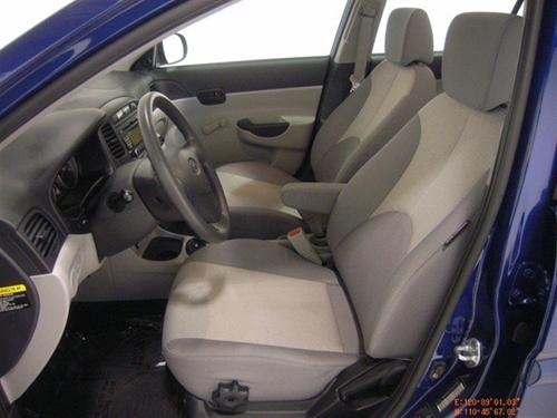 Hyundai Accent 2010 photo 3