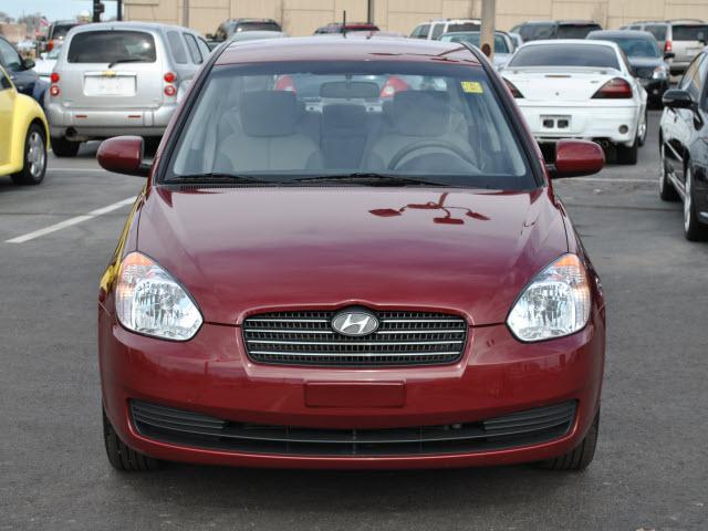 Hyundai Accent 2010 photo 1