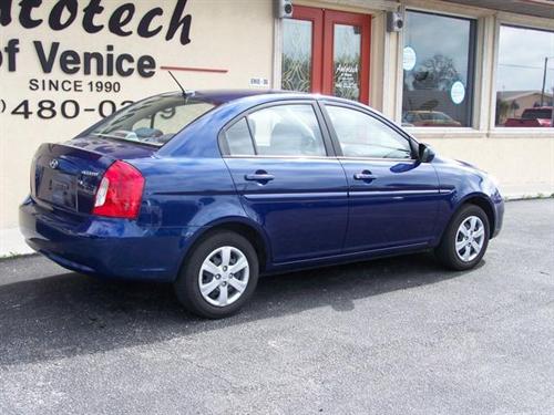 Hyundai Accent 2010 photo 1