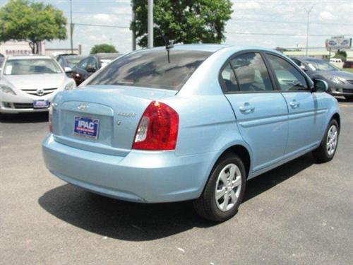 Hyundai Accent 2010 photo 4