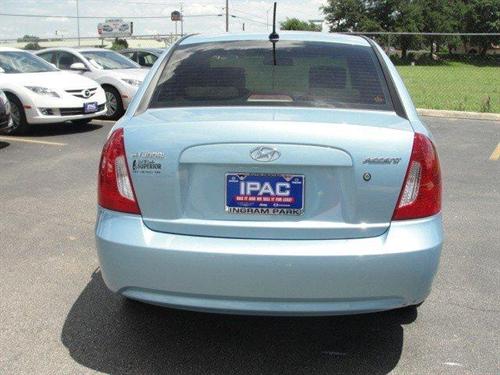 Hyundai Accent 2010 photo 5