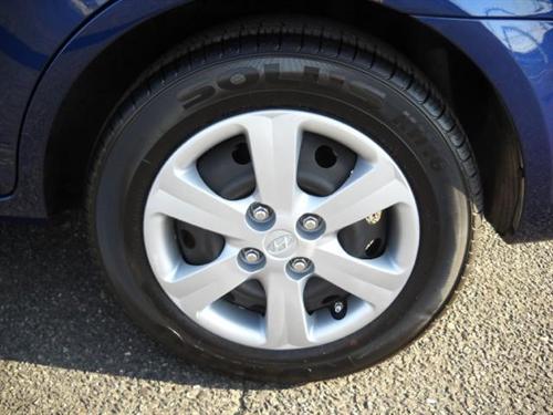 Hyundai Accent 2010 photo 1