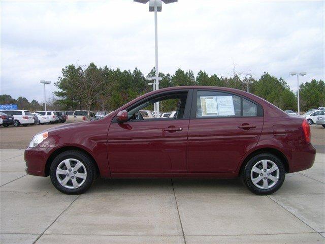 Hyundai Accent 2010 photo 1