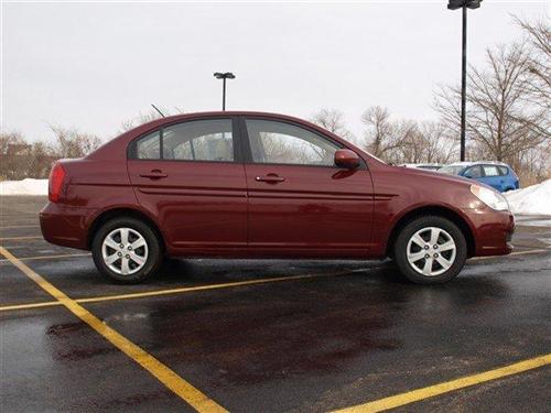 Hyundai Accent 2010 photo 2