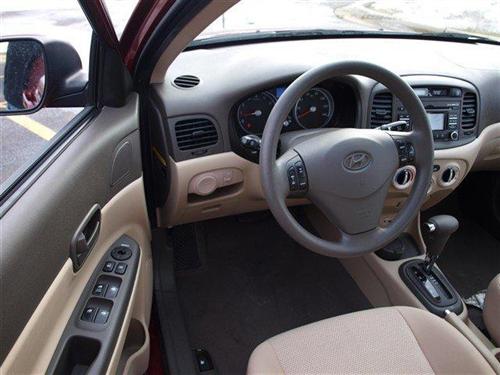 Hyundai Accent 2010 photo 5