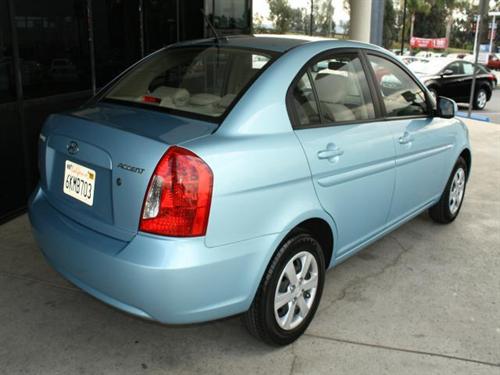 Hyundai Accent 2010 photo 2
