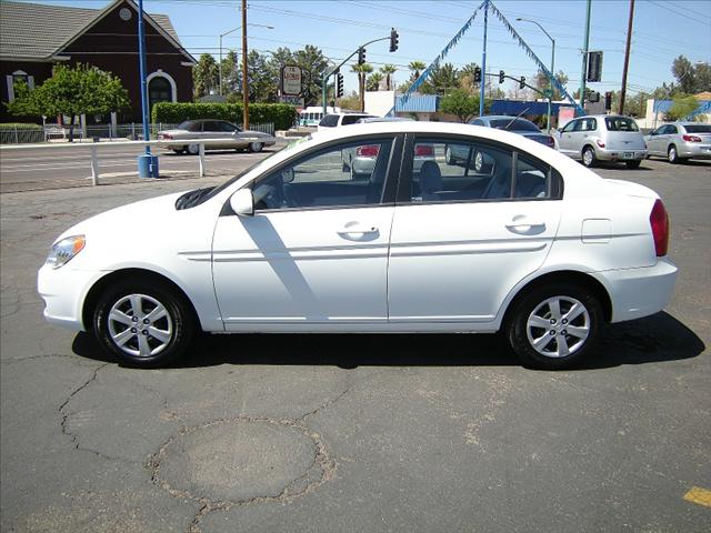 Hyundai Accent 2010 photo 1