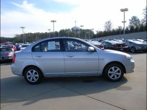 Hyundai Accent 2010 photo 3