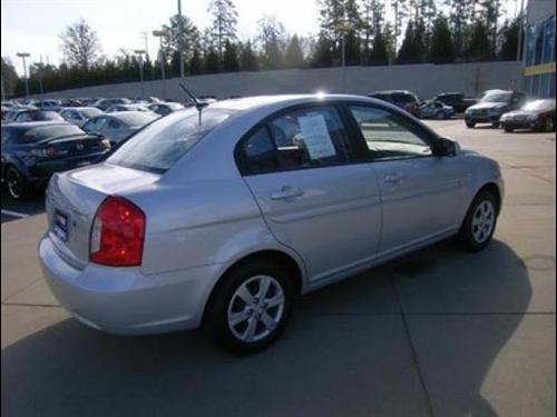 Hyundai Accent 2010 photo 4