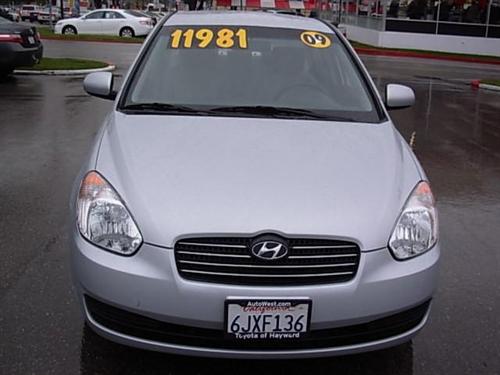 Hyundai Accent 2010 photo 2