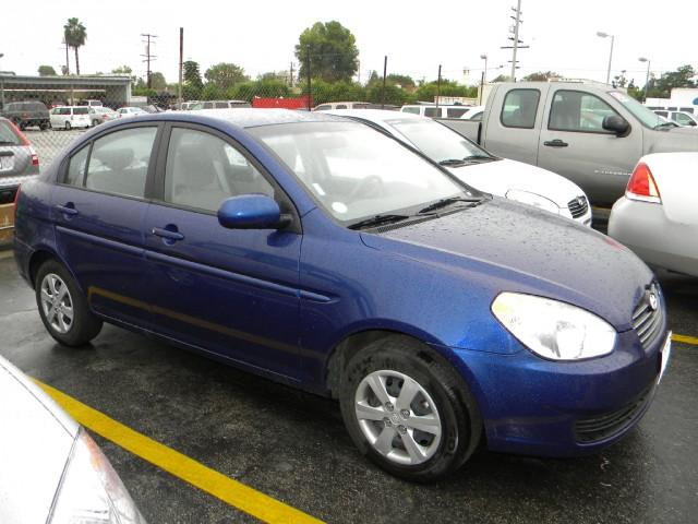 Hyundai Accent 2010 photo 2