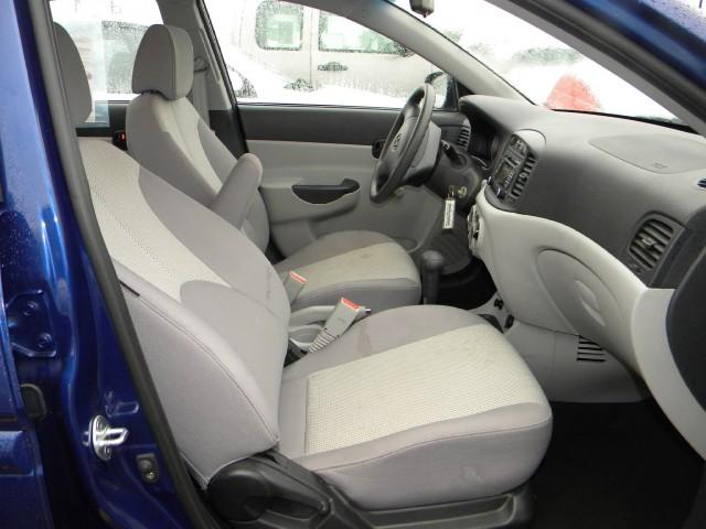 Hyundai Accent 2010 photo 4