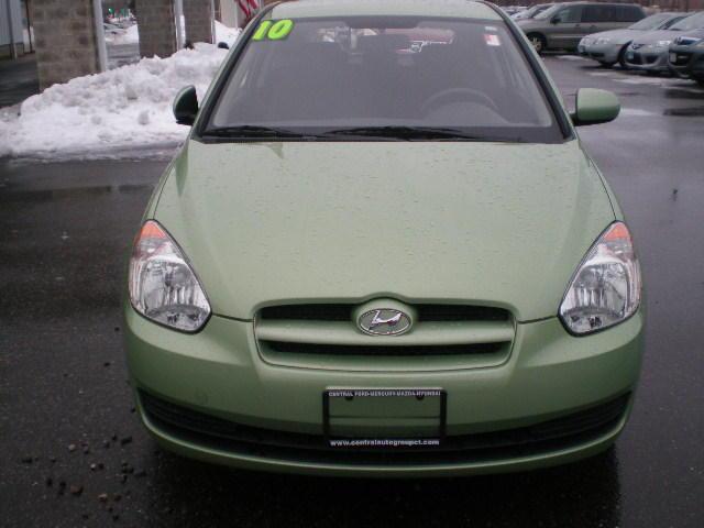 Hyundai Accent 2010 photo 2