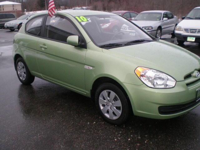 Hyundai Accent 2010 photo 3