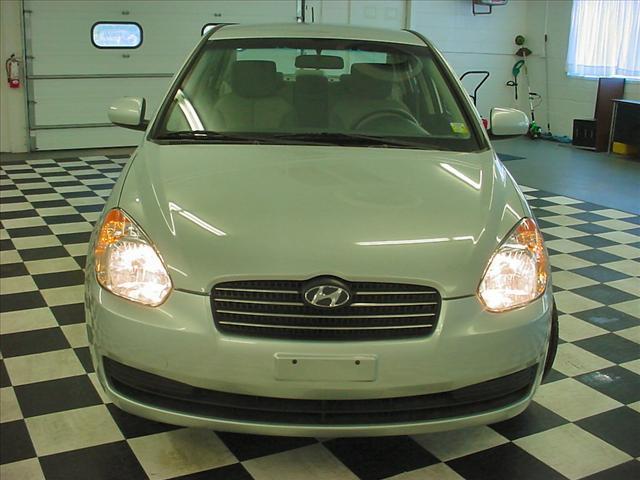 Hyundai Accent 2010 photo 1