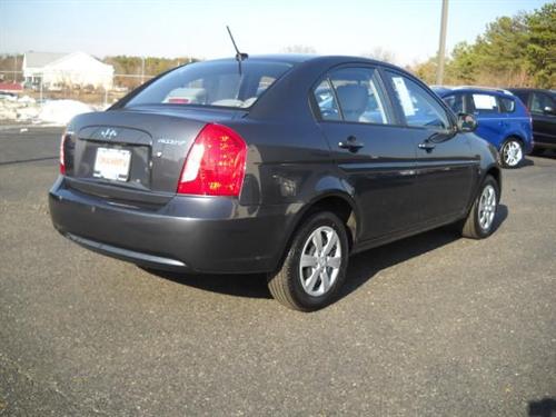 Hyundai Accent 2010 photo 2