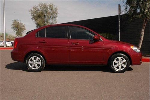 Hyundai Accent 2010 photo 2
