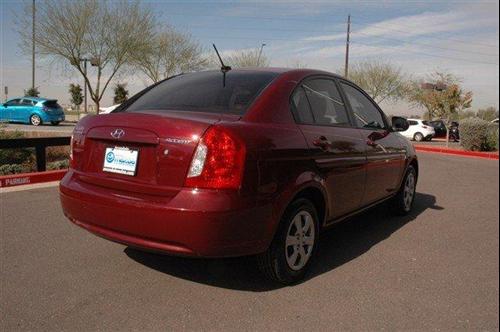 Hyundai Accent 2010 photo 3