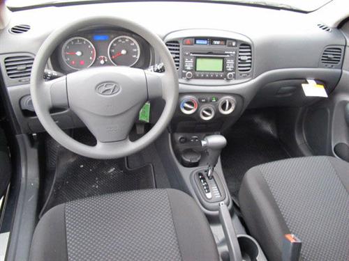 Hyundai Accent 2010 photo 3
