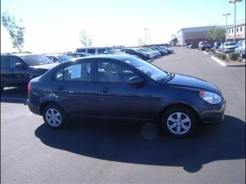 Hyundai Accent 2010 photo 2