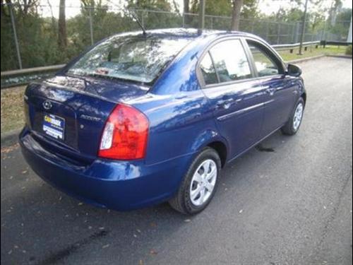 Hyundai Accent 2010 photo 4