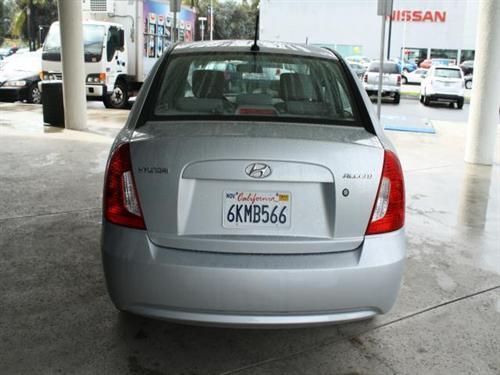 Hyundai Accent 2010 photo 3